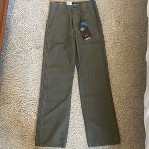 Levi’s Ribcage Straight Ankle Pants